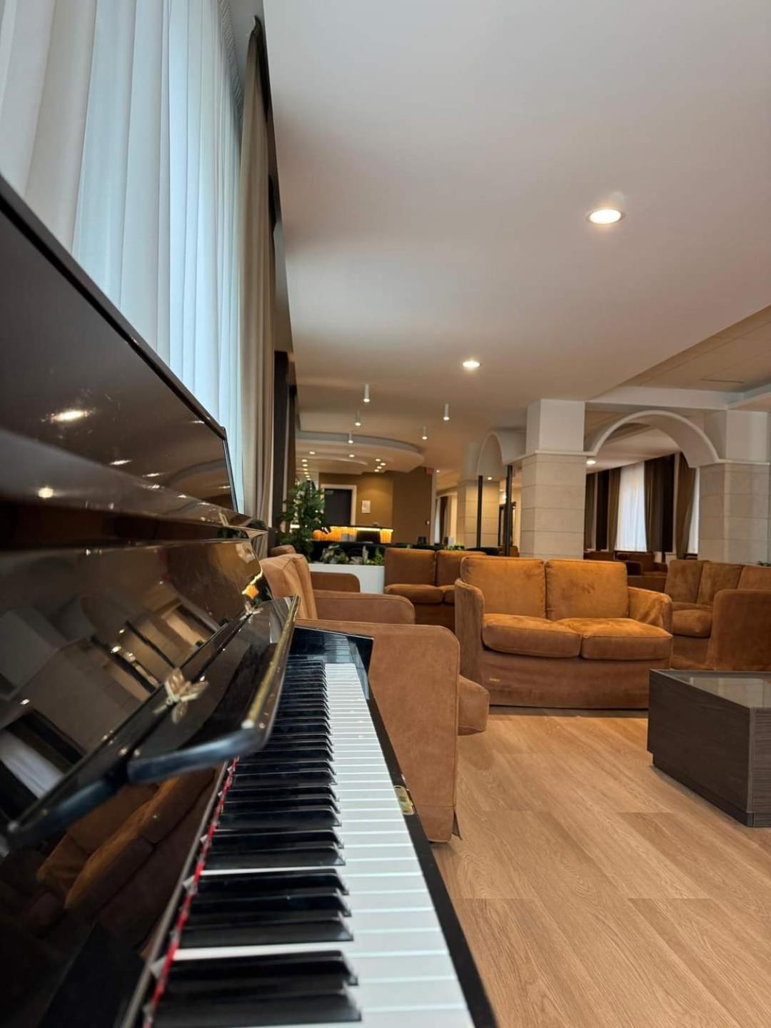 Hotel Meranda กามิลยาเตลโล ซีลาโน ภายนอก รูปภาพ