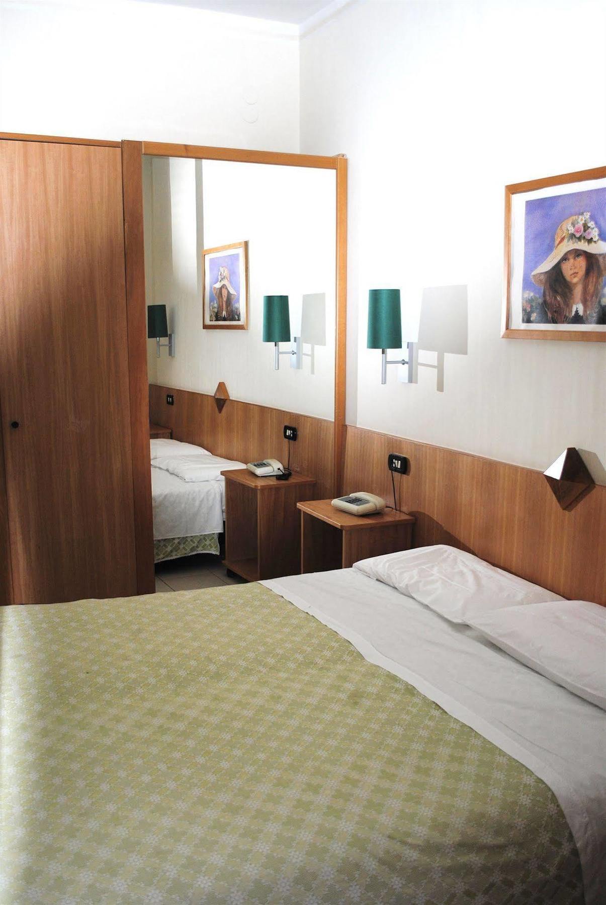 Hotel Meranda กามิลยาเตลโล ซีลาโน ภายนอก รูปภาพ