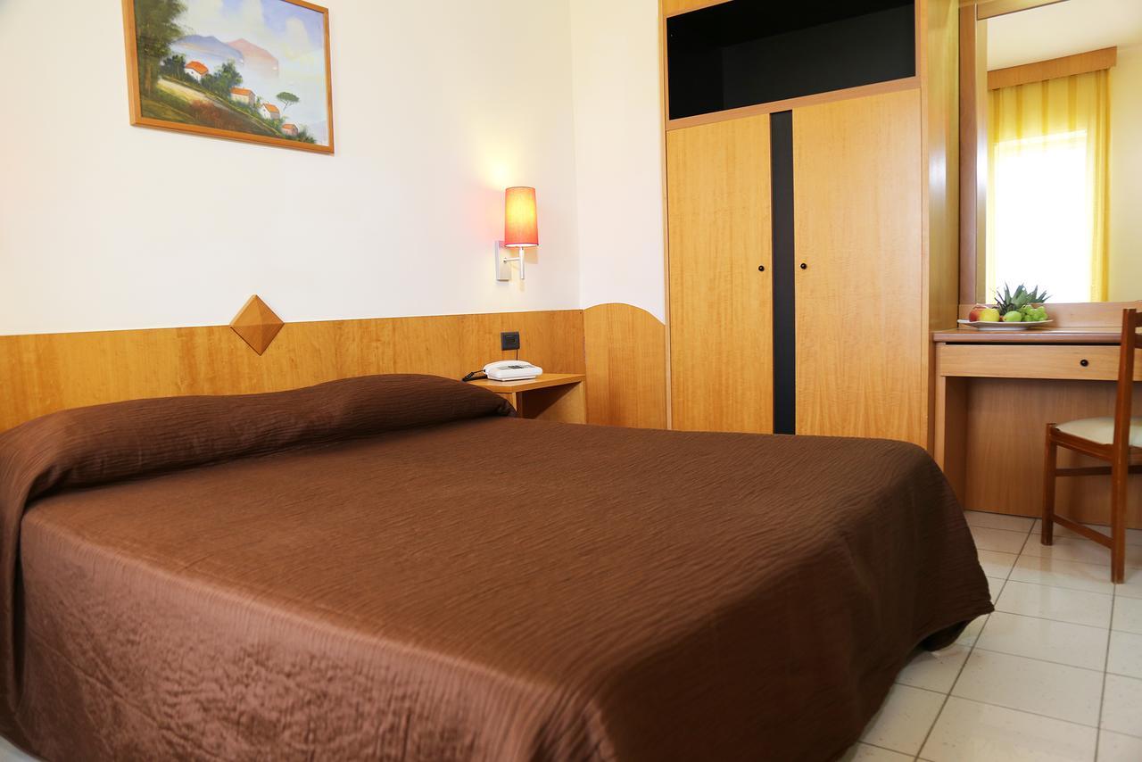 Hotel Meranda กามิลยาเตลโล ซีลาโน ภายนอก รูปภาพ