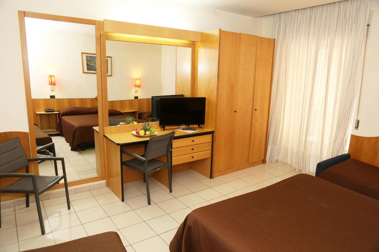 Hotel Meranda กามิลยาเตลโล ซีลาโน ภายนอก รูปภาพ