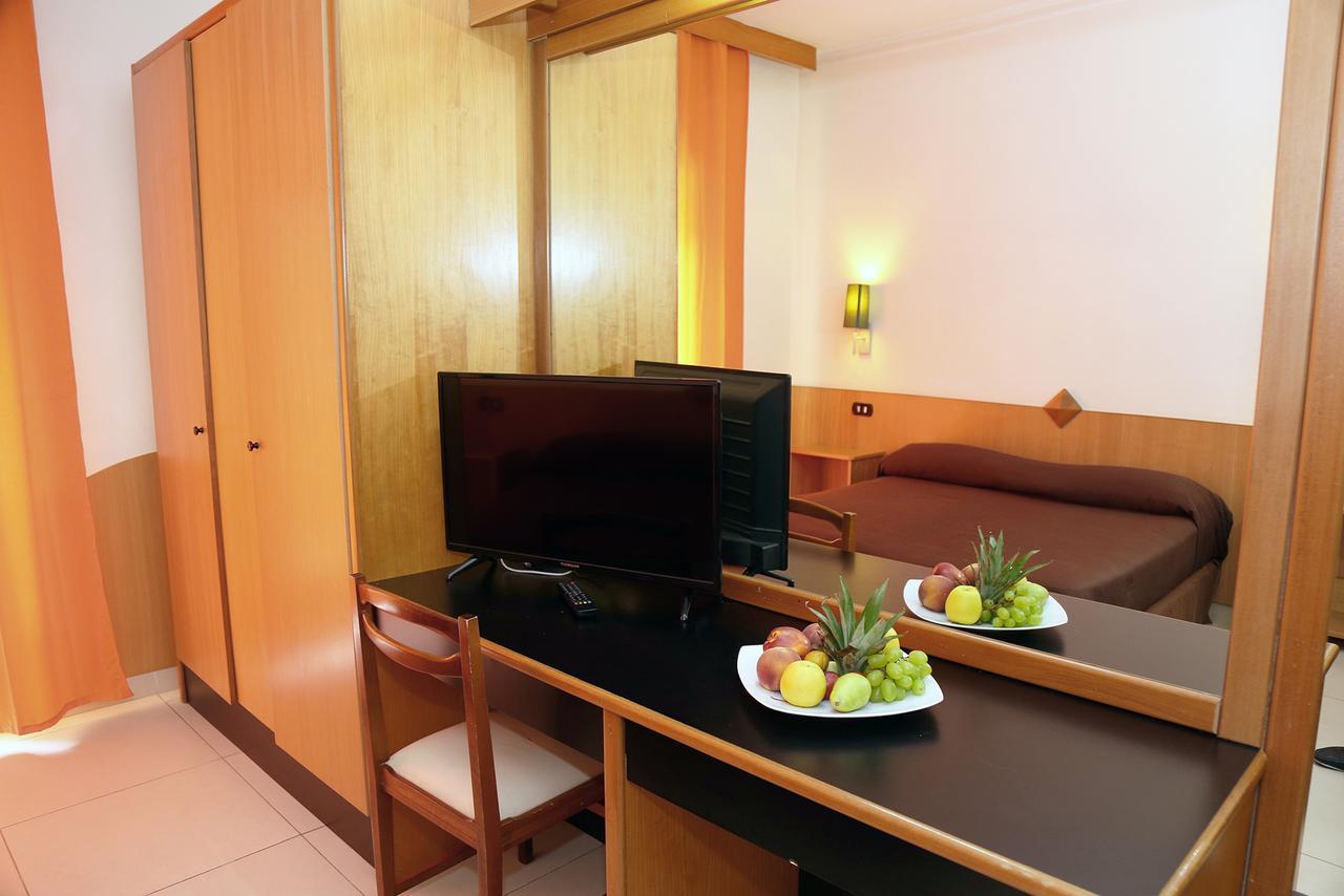 Hotel Meranda กามิลยาเตลโล ซีลาโน ภายนอก รูปภาพ