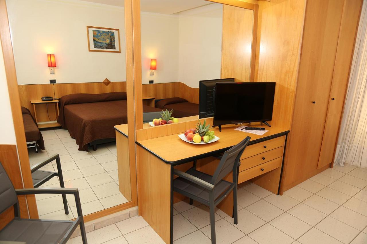Hotel Meranda กามิลยาเตลโล ซีลาโน ภายนอก รูปภาพ