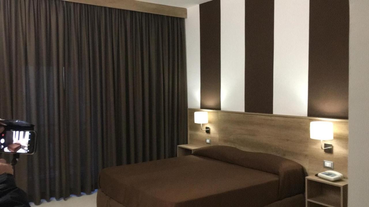 Hotel Meranda กามิลยาเตลโล ซีลาโน ภายนอก รูปภาพ